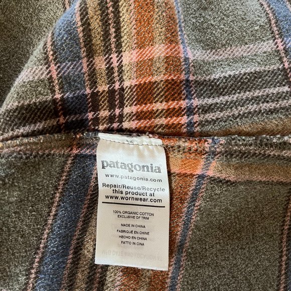 Patagonia Women's Long-Sleeved Fjord Flannel Shirt, Size Small - Picture 5 of 6